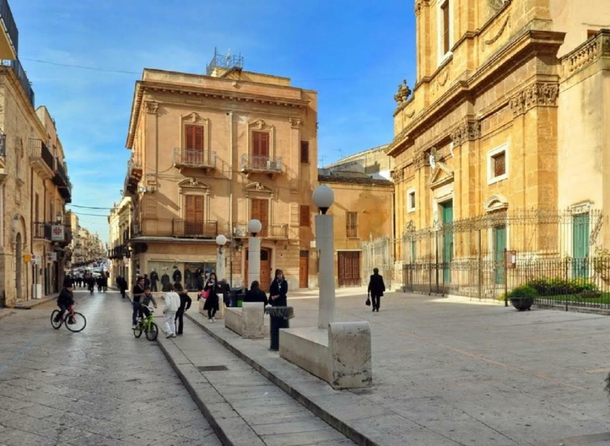 Piazza Repubblica Appartament Alcamo Buitenkant foto